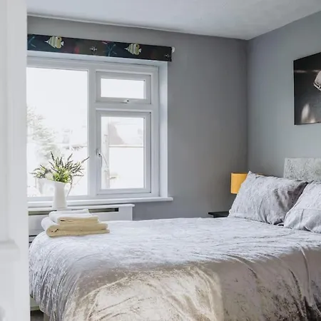 No10 - 2 Bedroom House With Private Parking And Garden Casa de Férias Bristol