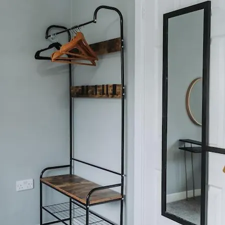 Casa de Férias No10 - 2 Bedroom House With Private Parking And Garden Bristol