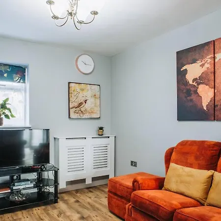 Vakantiehuis No10 - 2 Bedroom House With Private Parking And Garden *